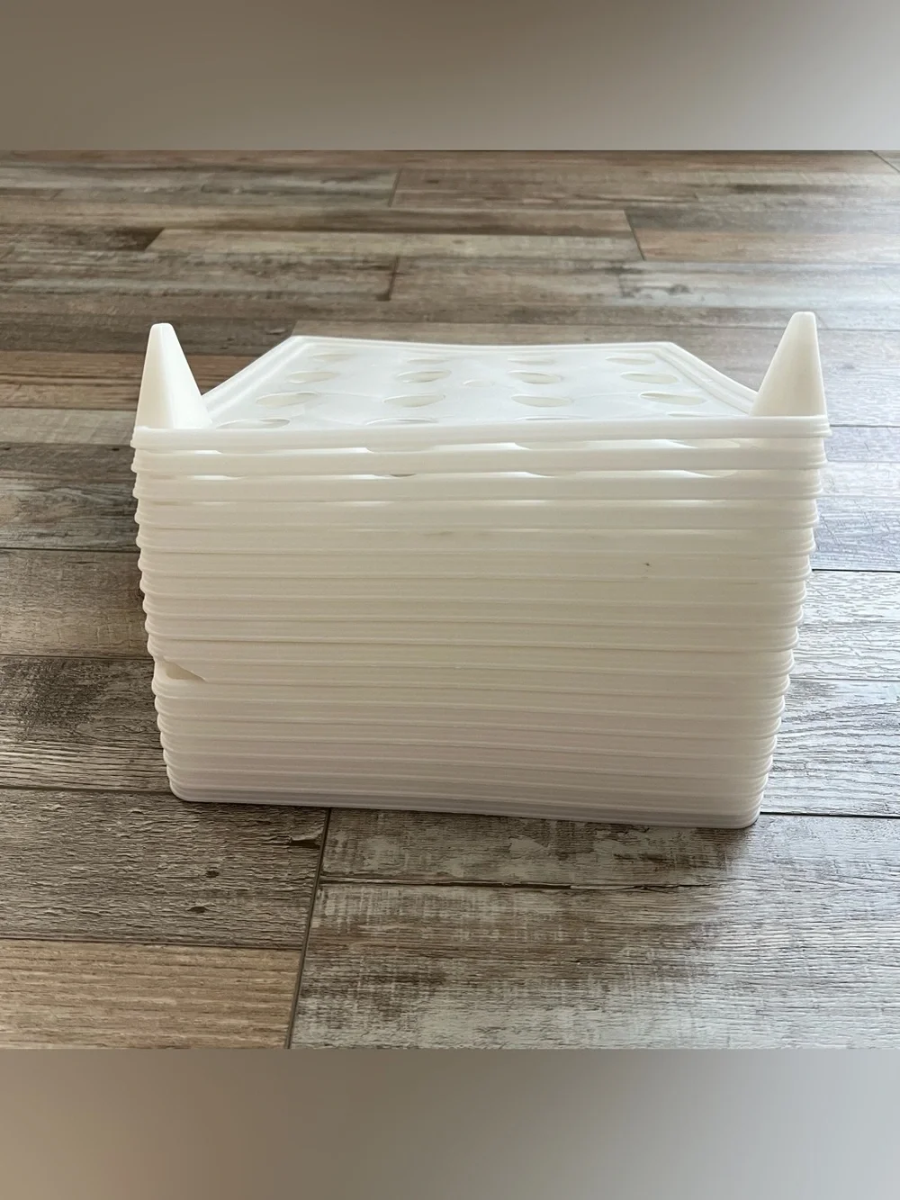 18 White Stackable Clothes Organizer Boards